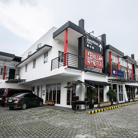 Hotel Capital O 642 The Junction Tagaytay à Tagaytay City Extérieur photo