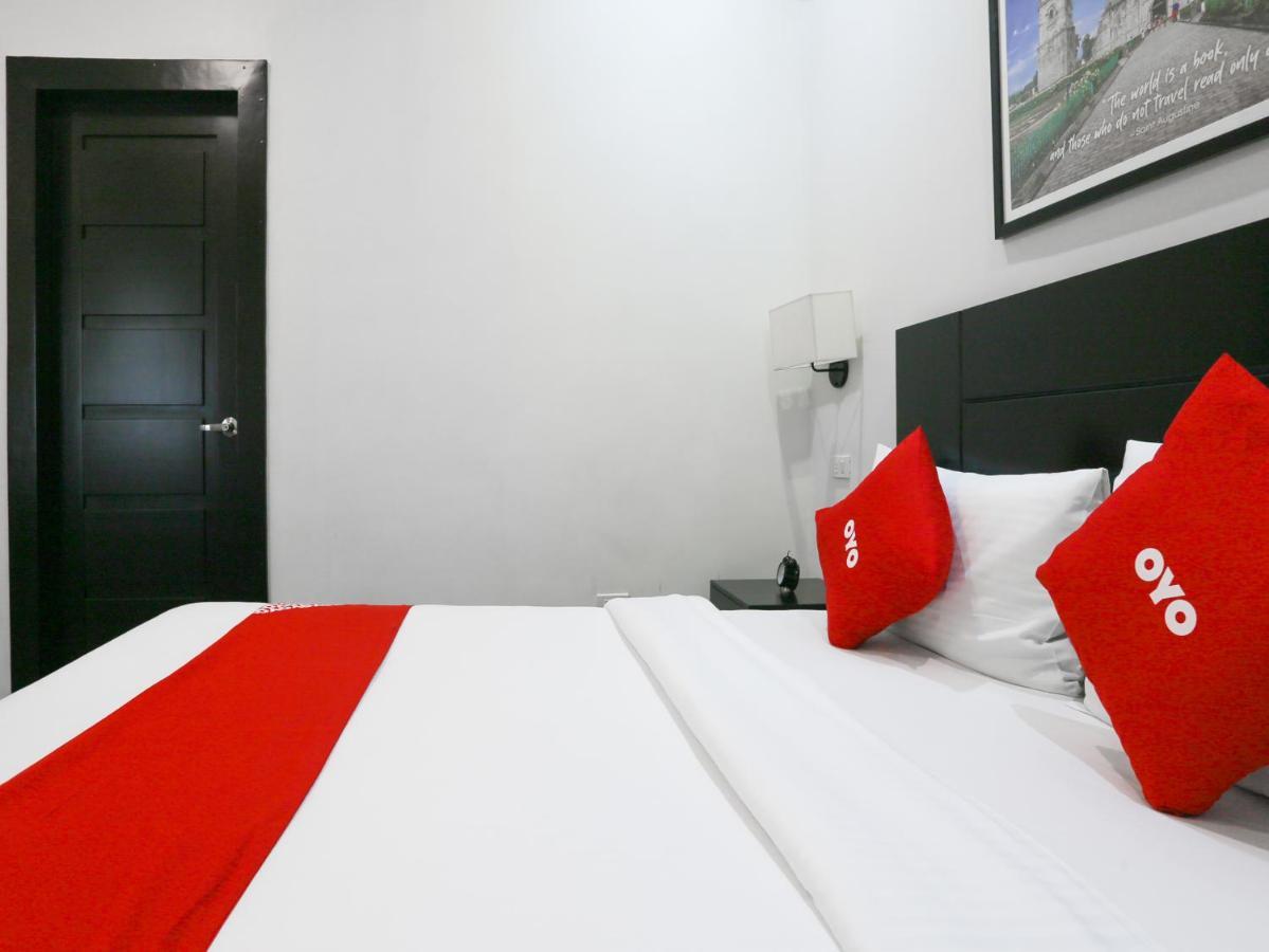 Hotel Capital O 642 The Junction Tagaytay à Tagaytay City Extérieur photo