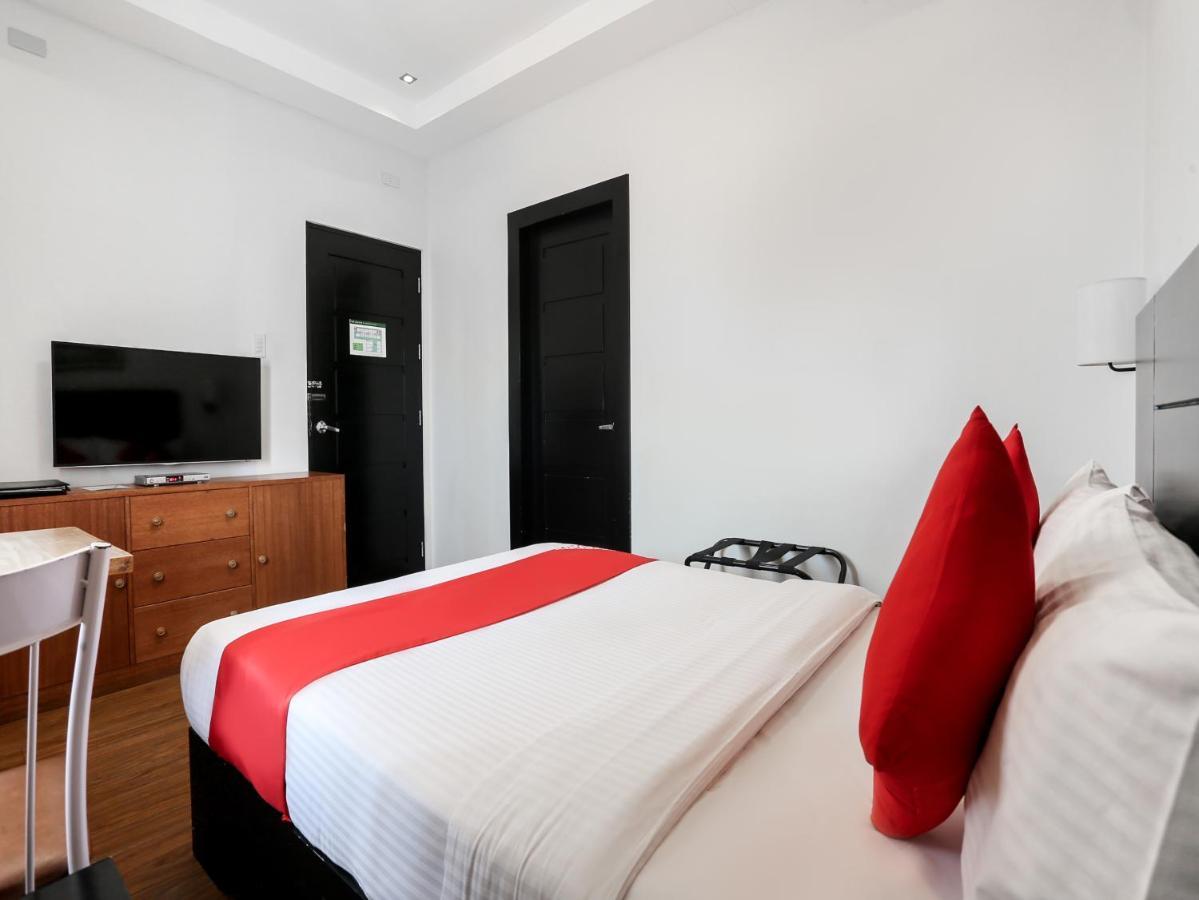 Hotel Capital O 642 The Junction Tagaytay à Tagaytay City Extérieur photo