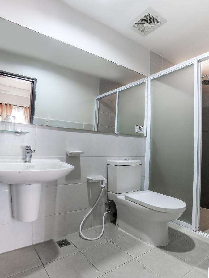 Hotel Capital O 642 The Junction Tagaytay à Tagaytay City Extérieur photo