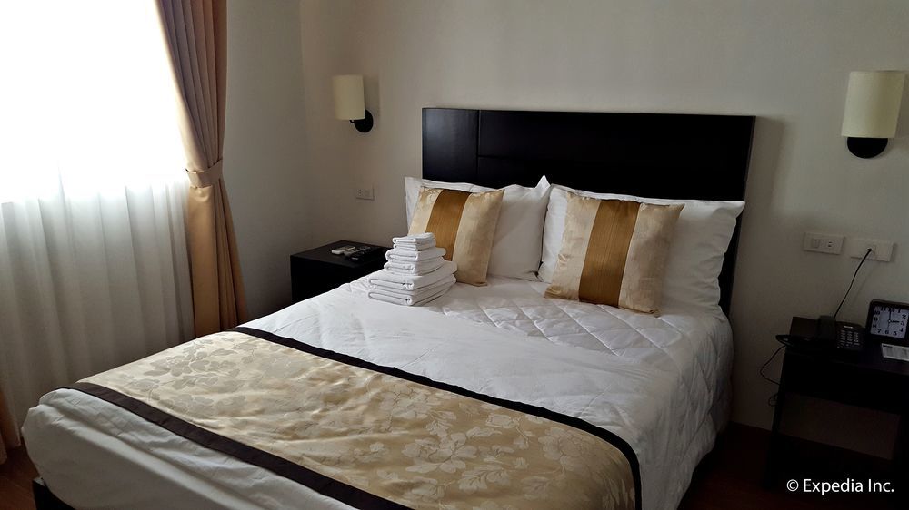 Hotel Capital O 642 The Junction Tagaytay à Tagaytay City Extérieur photo