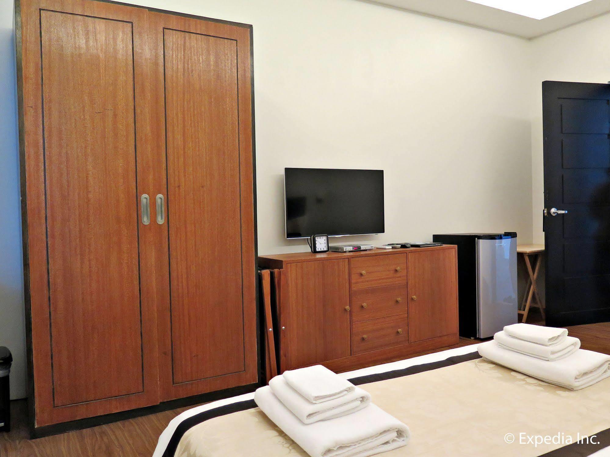 Hotel Capital O 642 The Junction Tagaytay à Tagaytay City Extérieur photo