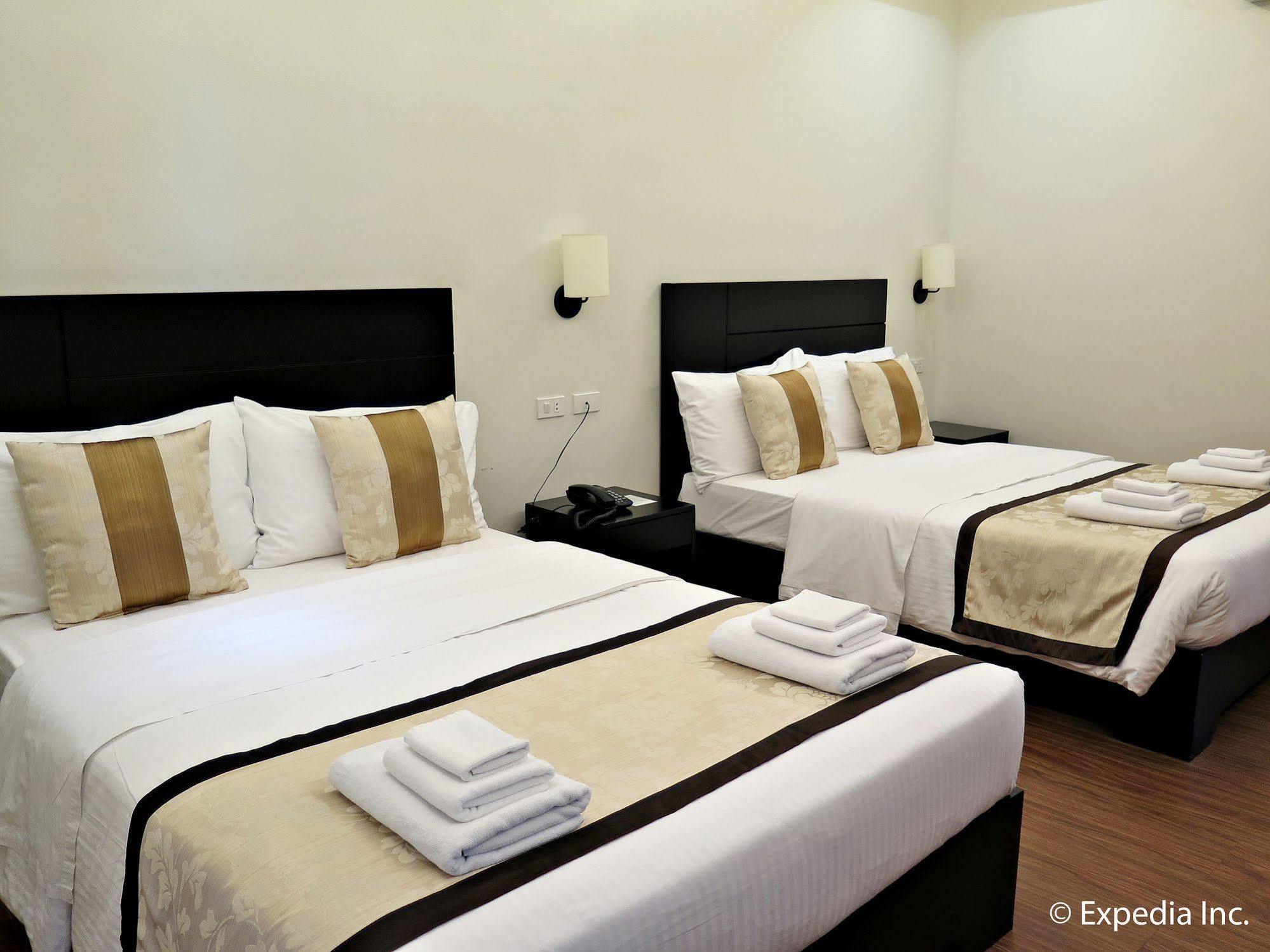 Hotel Capital O 642 The Junction Tagaytay à Tagaytay City Extérieur photo