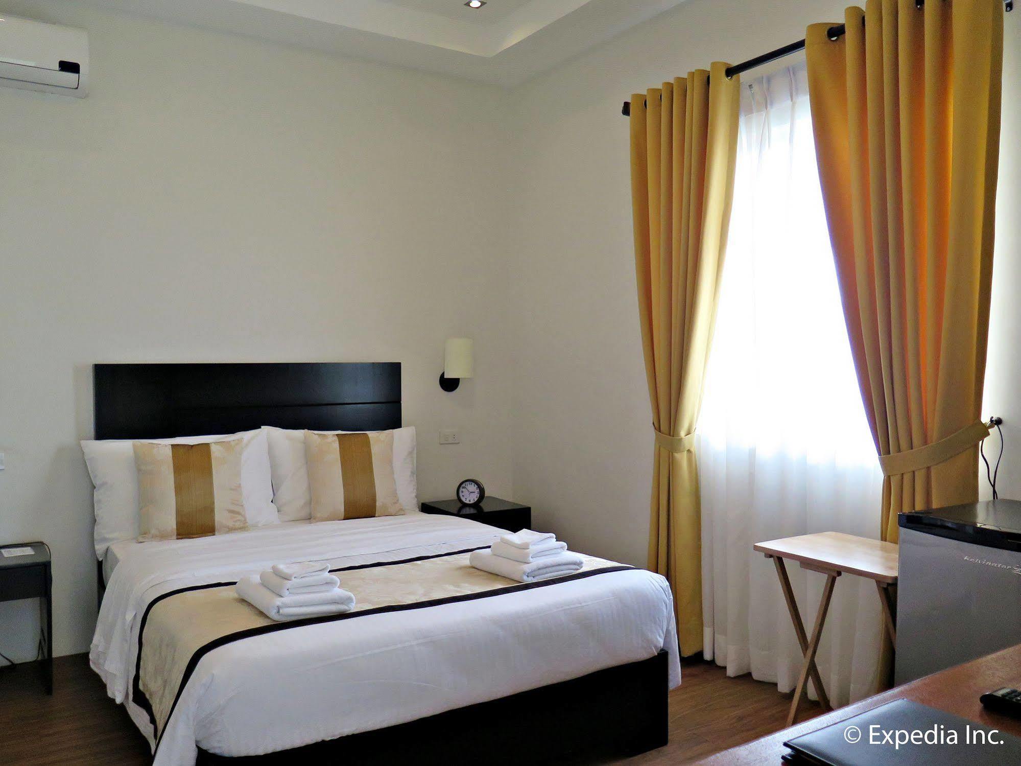 Hotel Capital O 642 The Junction Tagaytay à Tagaytay City Extérieur photo