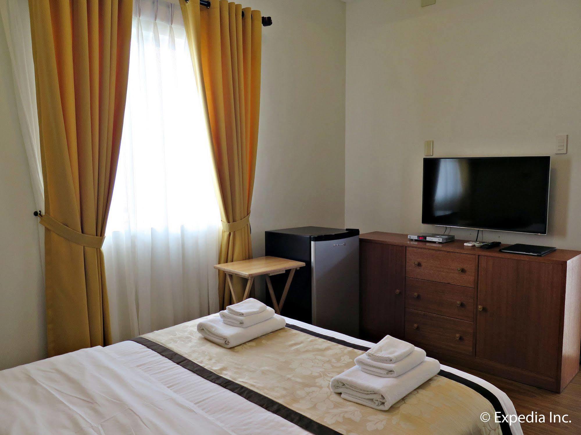 Hotel Capital O 642 The Junction Tagaytay à Tagaytay City Extérieur photo