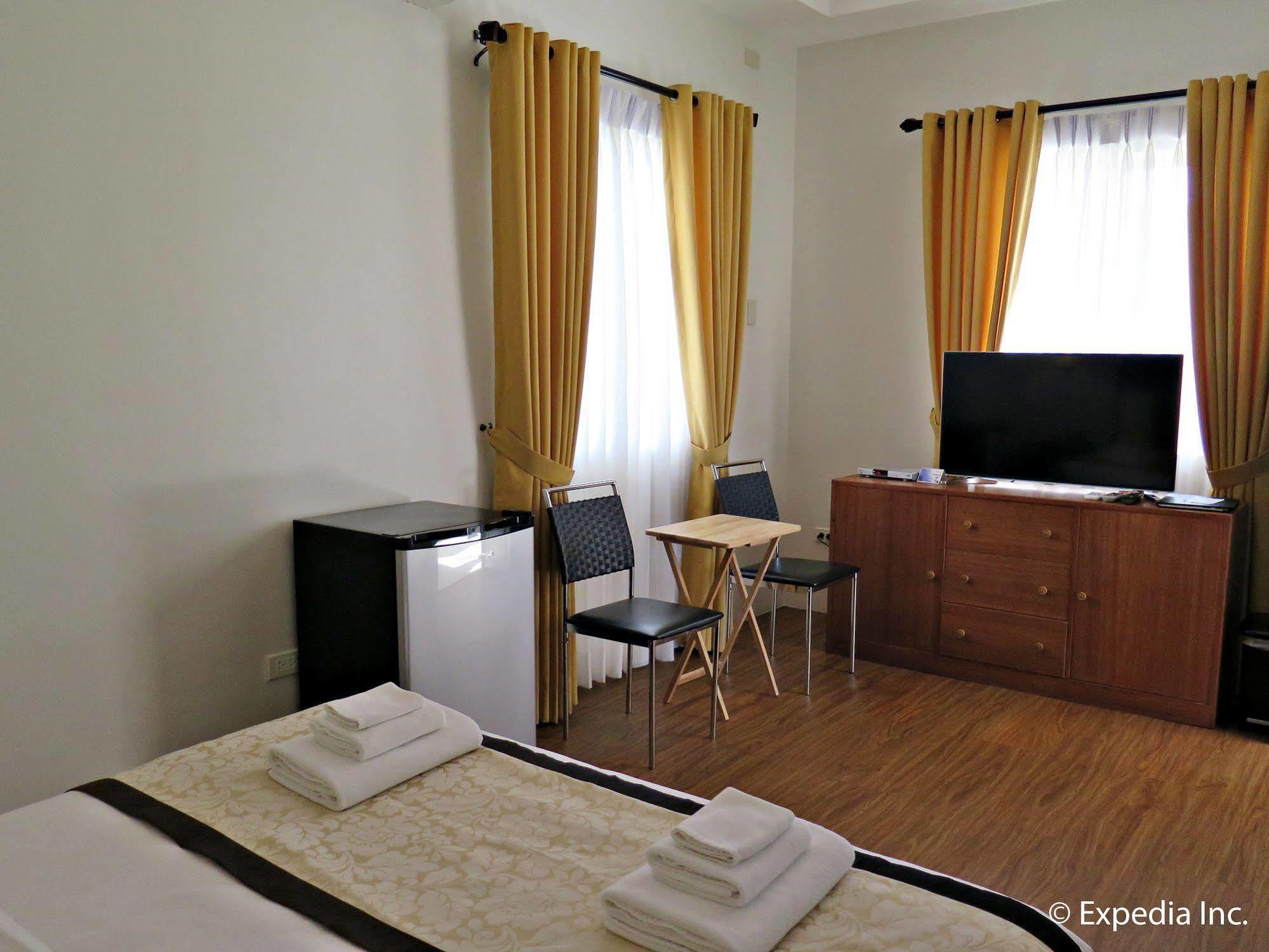 Hotel Capital O 642 The Junction Tagaytay à Tagaytay City Extérieur photo