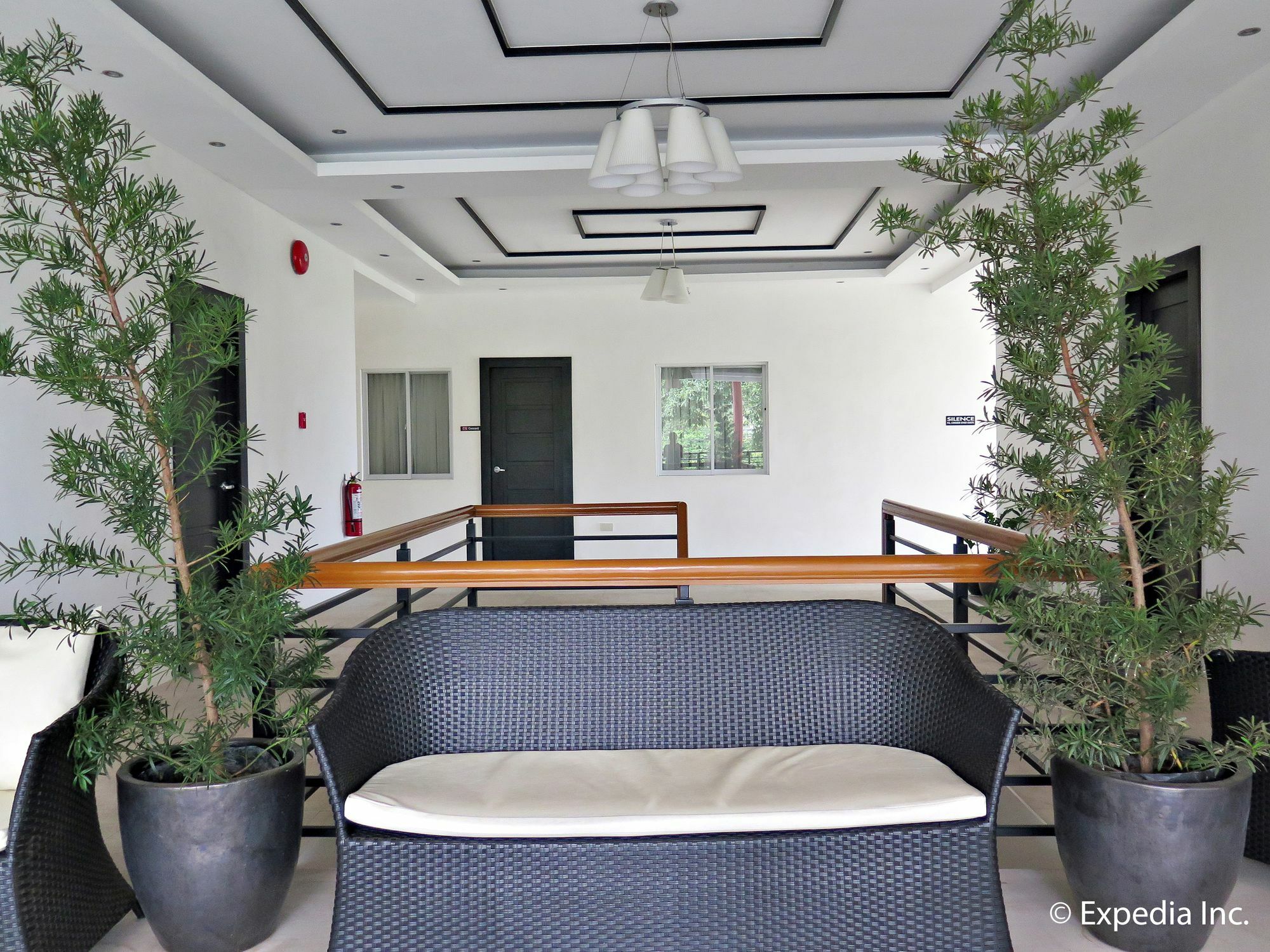 Hotel Capital O 642 The Junction Tagaytay à Tagaytay City Extérieur photo